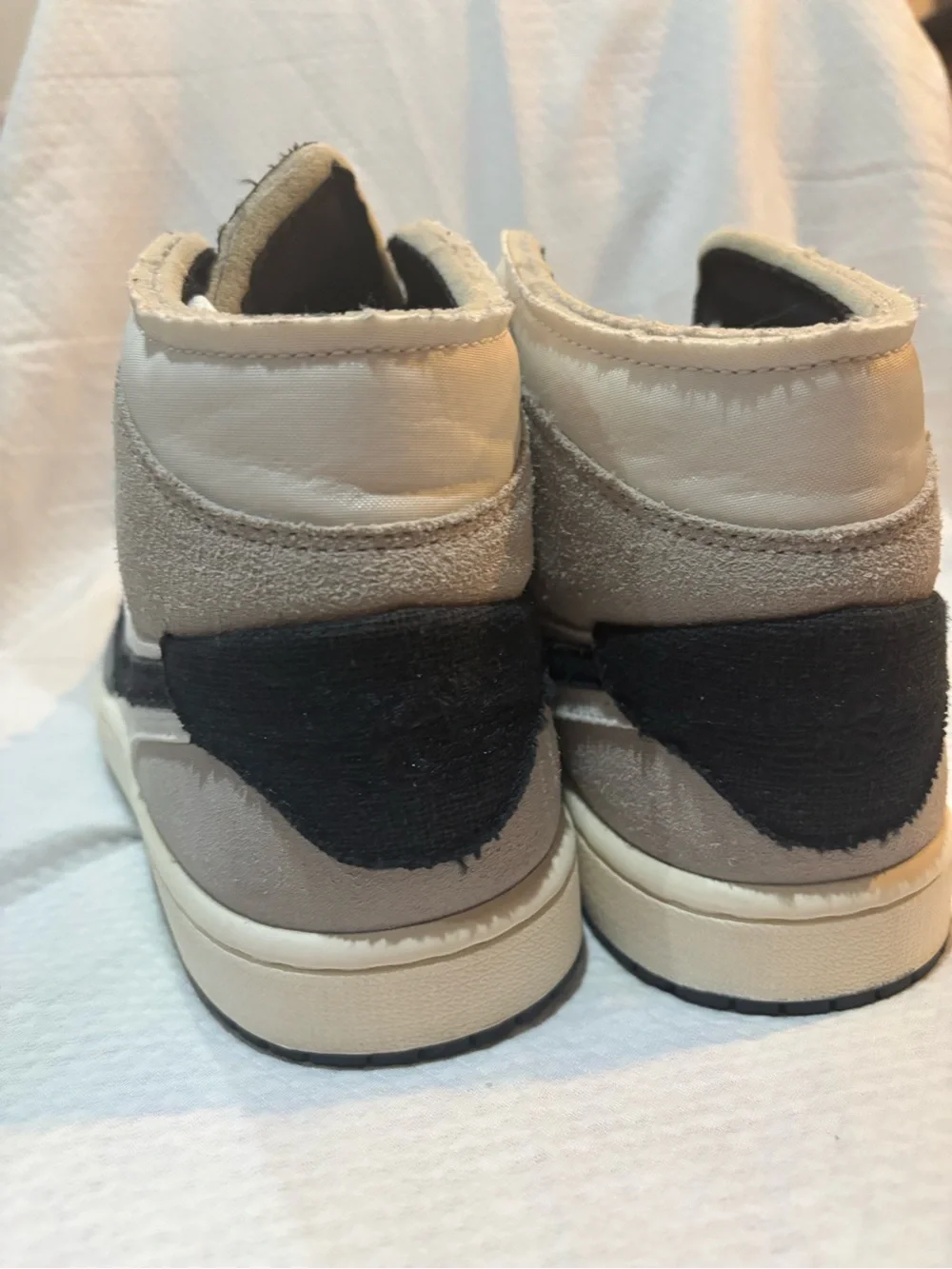 Nike Air Jordan 1 Mid SE Craft Cement Grey DZ4136-002 Men’s 7.5 Women’s 9